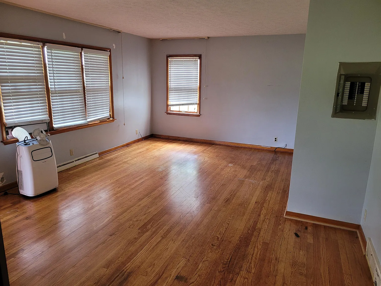 2853 W State Route 63 - House — Photo 4