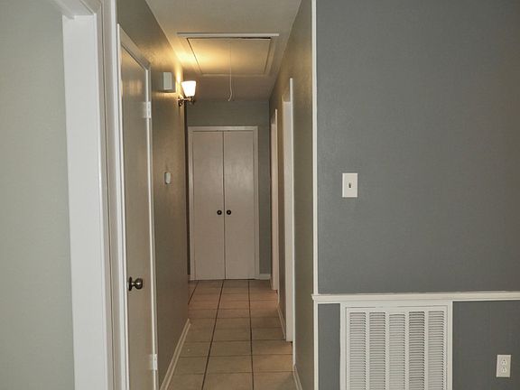 4th image of 38058 Mistletoe St