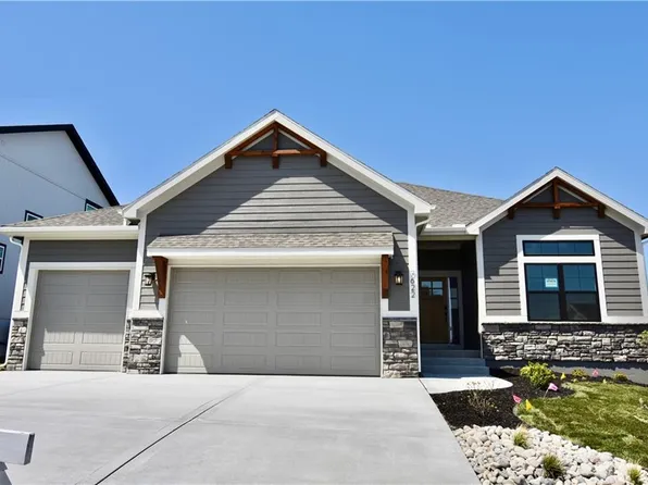 7622 N Tullis Ave, Kansas City, MO 64158