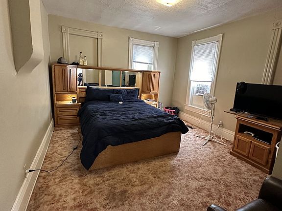 5th image of 913 Lakeside Ave