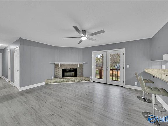 2nd image of 12028 Queens Pl SE
