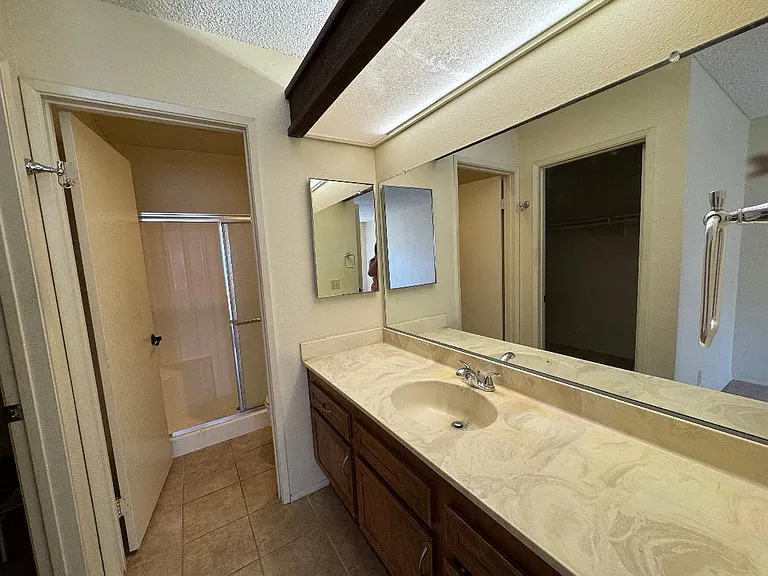 351 N Melrose Dr #D — Photo 13