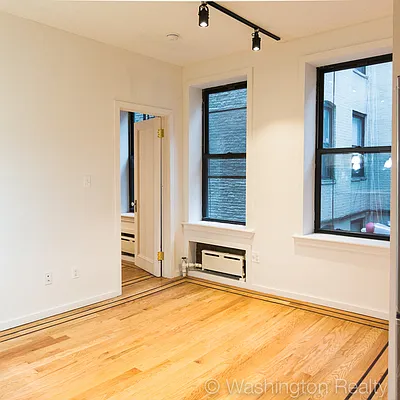 Sold by Washington Realty Corp. | media 14