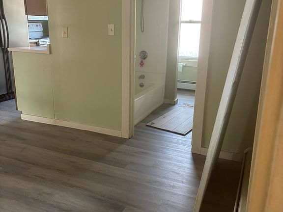 2nd image of 261-1 Main St