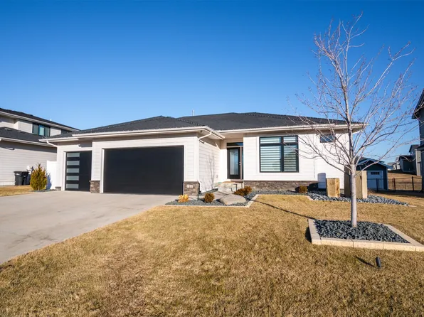 721 35th St SW, Altoona, IA 50009