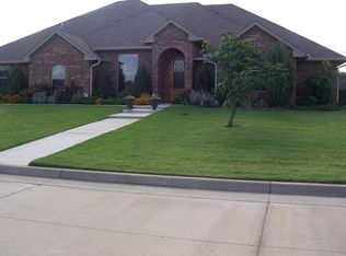 2002 Day Break Ln, Enid, OK 73703