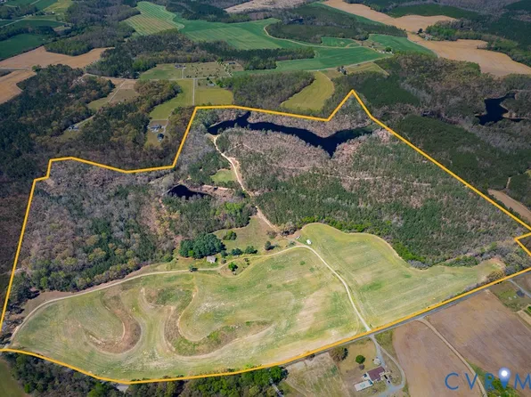 18262 Seals Rd, Bowling Green, VA 22427