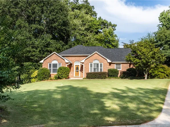 2305 Ellenwood Dr, Opelika, AL 36801