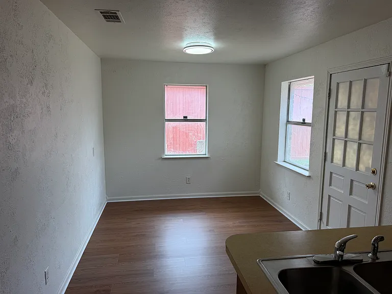 2418 Guerrero Dr — Photo 7