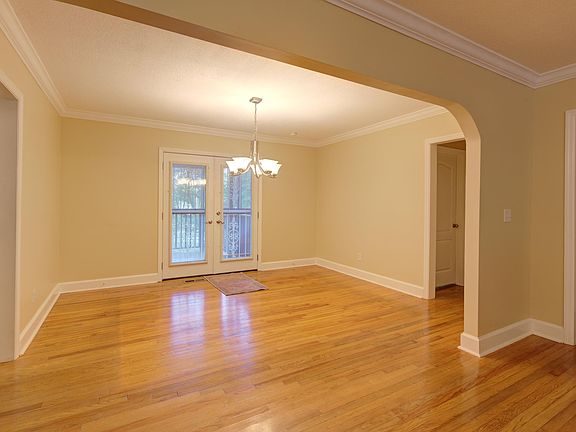 4th image of 6815 Longview Rd