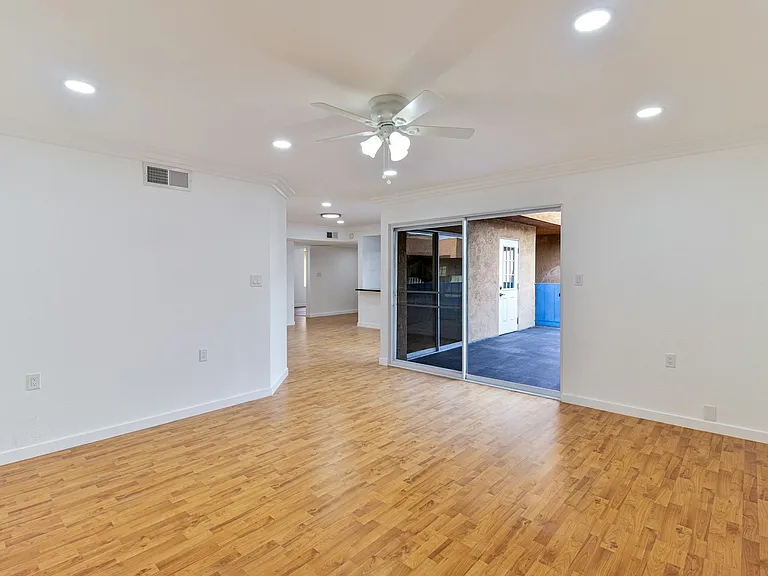400 N Sunrise Way #264 — Photo 12