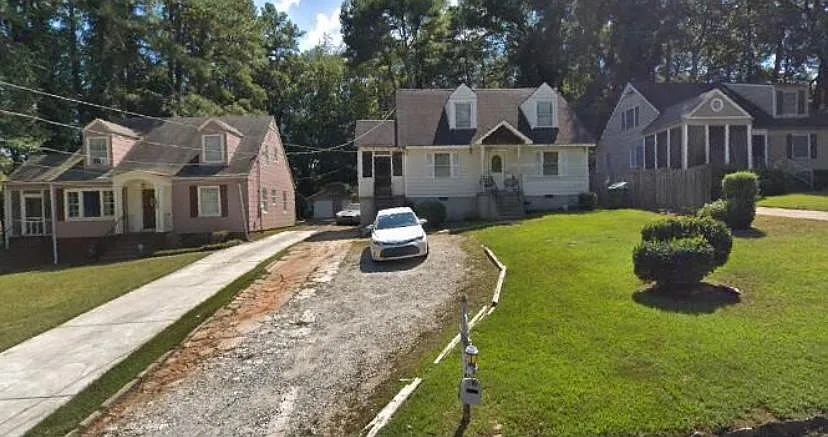 1838 Rogers Ave SW photo 1