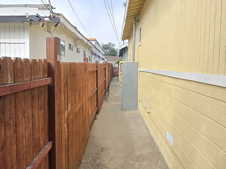 1060 Cherry Ave #A — Photo 30