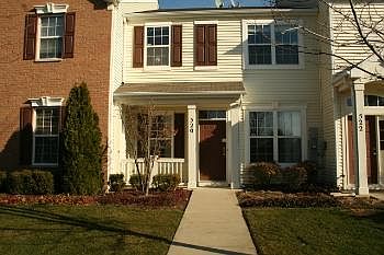 1st image of 520 S Lakeside Ct