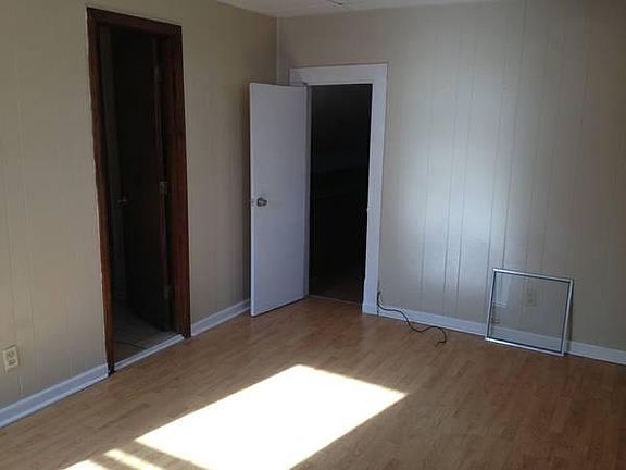 2nd image of 210 W Locust St APT 1