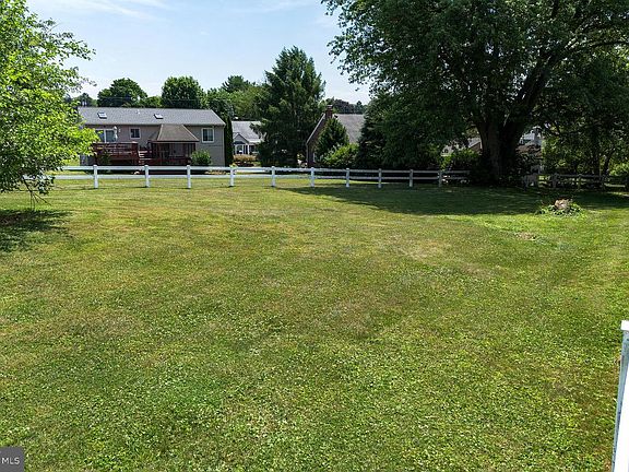 4th image of 0 Evergreen St