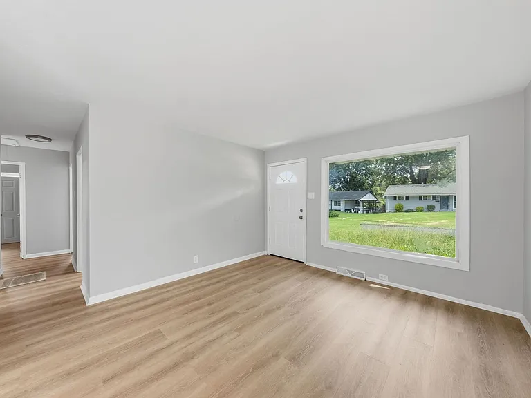 146 Grampian Rd — Photo 19