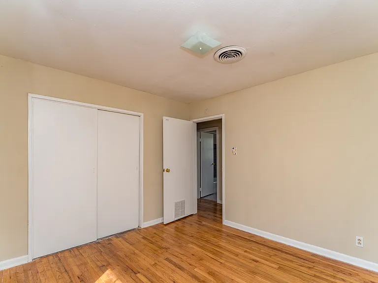 530 Sumner Dr — Photo 13