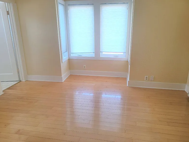 115-117 Santa Barbara Ave #115 — Photo 6