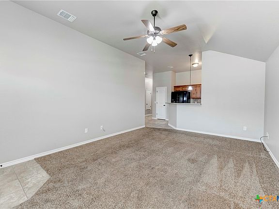 3rd image of 701 Sladecek Dr