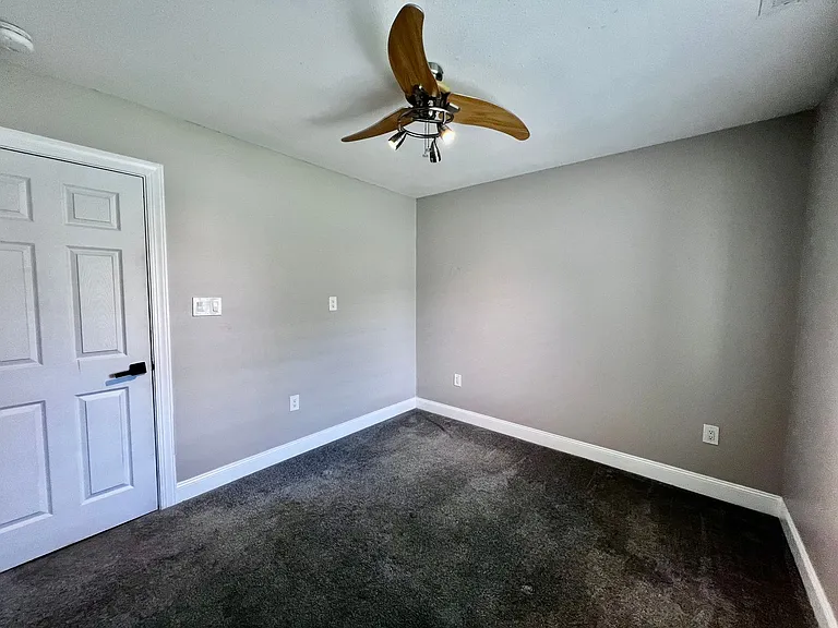 684 Orangewood Dr — Photo 14