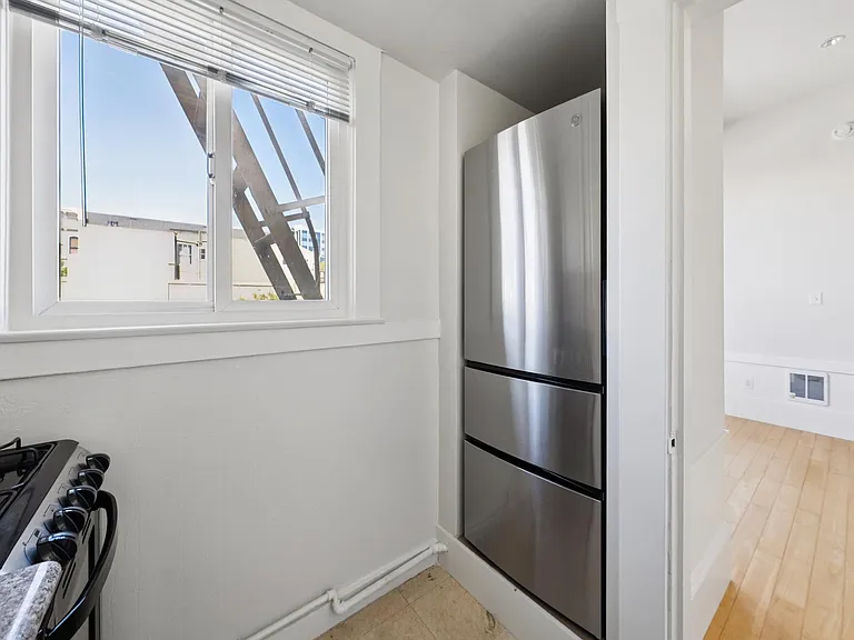 65 Guerrero St #5 — Photo 11