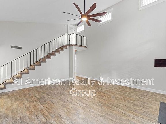 5th image of 927 Marnan Dr NE