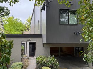 3912 Midvale Ave N APT 301, Seattle, WA 98103