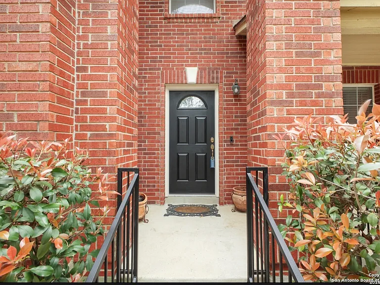 7211 Balcon Is — Photo 2