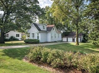 106 N Cadda Rd, Long Grove, IA 52756