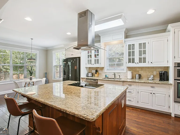 728 Gittings Ave — Photo 5
