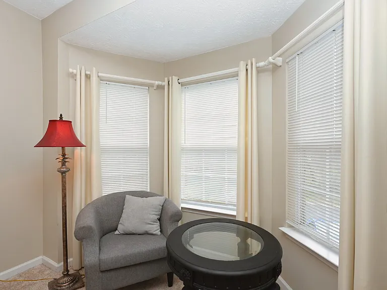 910 Churchill Xing — Photo 15