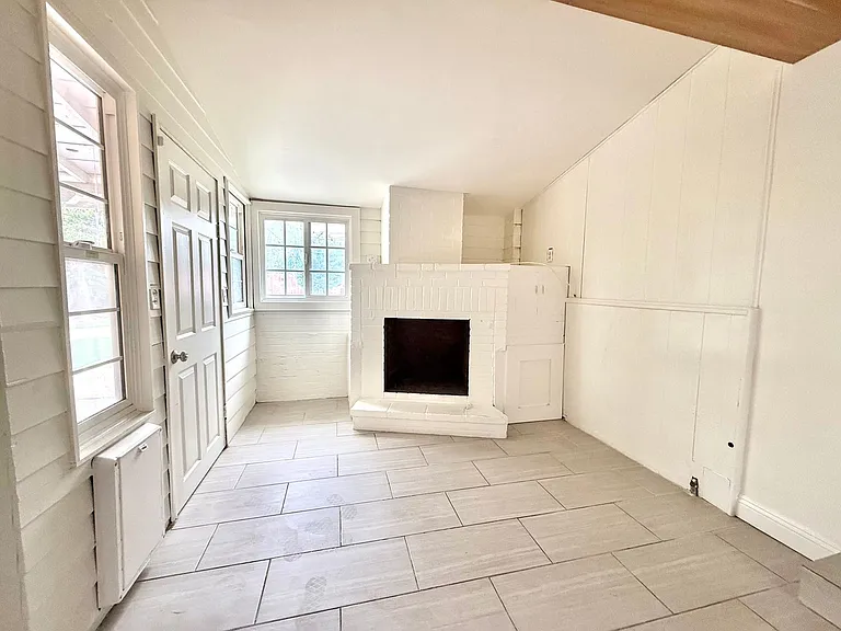 9666 Laurel Ave — Photo 18