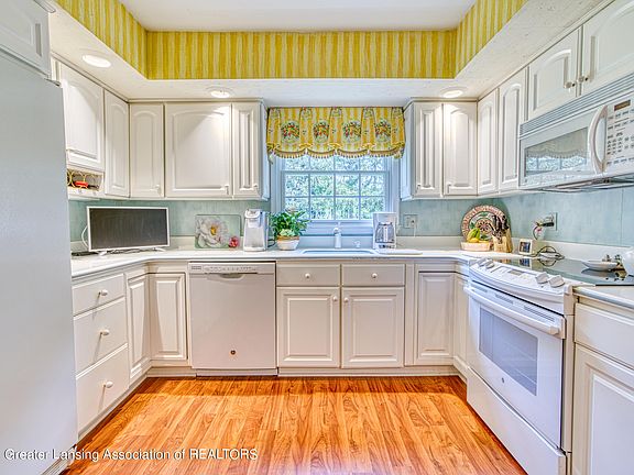 2nd image of 2972 Briarcliff St