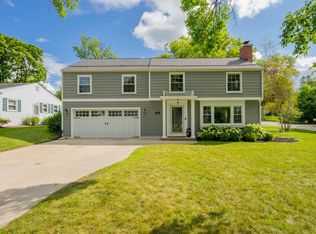 405 E Dean Rd, Milwaukee, WI 53217