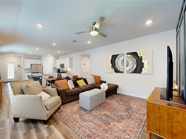 1012 Amistad Loop — Photo 5