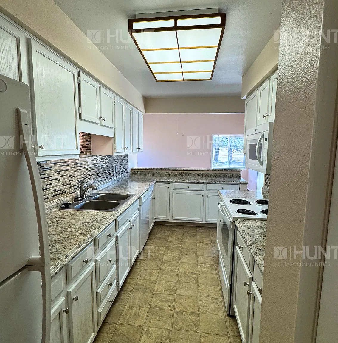 3 bed, 1385 sqft, $2,225 — Photo 2