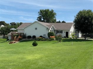 2611 College St, Manitowoc, WI 54220