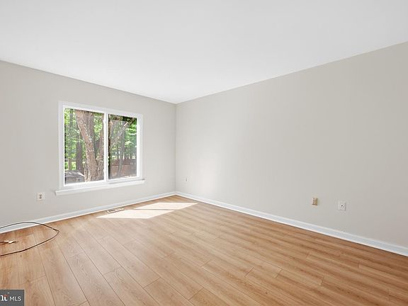 5th image of 3608 Winter Laurel Ter
