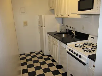 Rented by Sol Shamilzadeh, Lreb