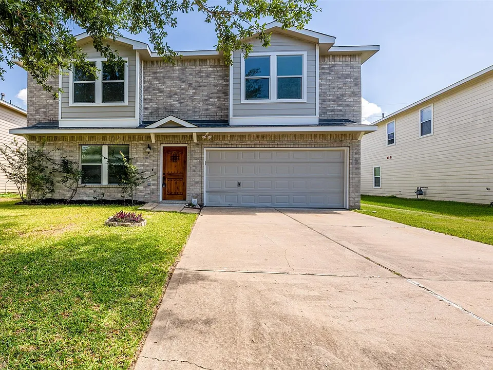 19827 Rustic Lake Ln