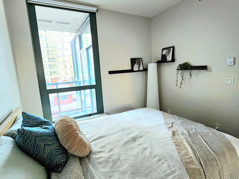 1239 Georgia St W #801 — Photo 9