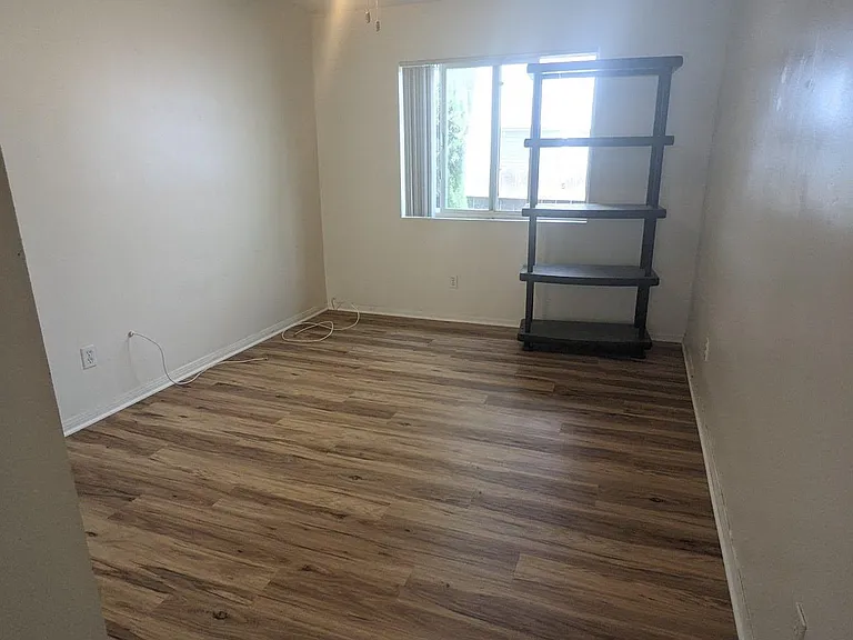 6228 Stewart St — Photo 24