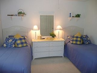 5th image of 676 Wiggins Bay Dr