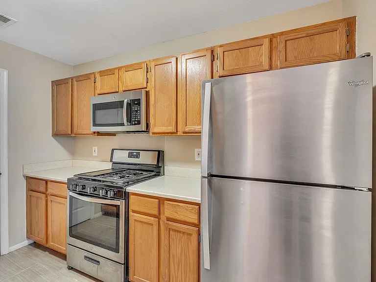 1041 Cumberland Ct — Photo 8