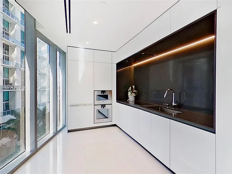 300 Biscayne Boulevard Way #506E — Photo 4