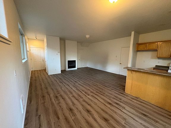 3rd image of 14 SE McKinley Ave #2