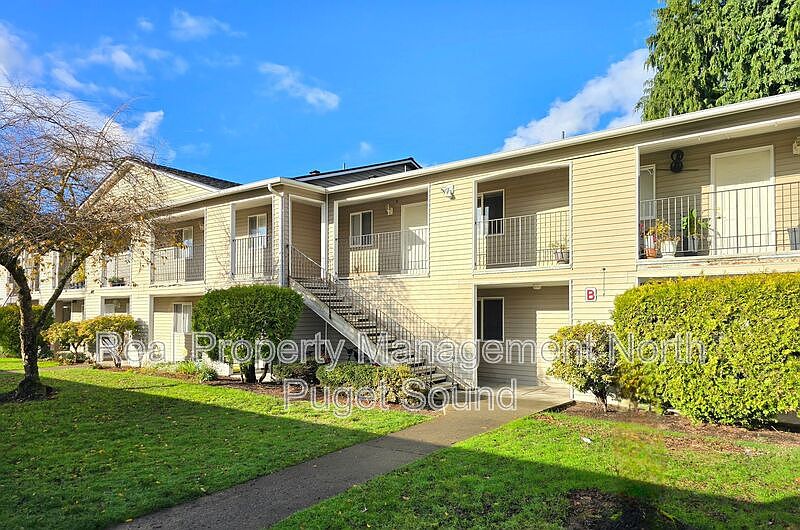 1st image of 4505 100th St NE Unit B07