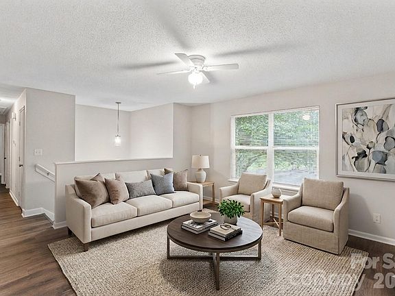 4th image of 7301 Park Vista Cres