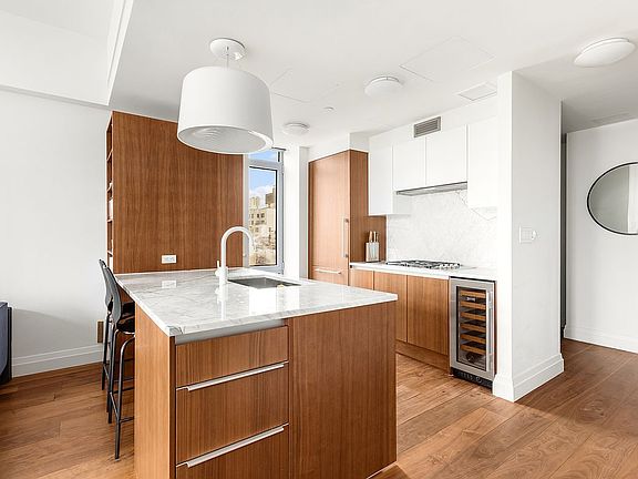 3rd image of 35 W 15th St APT 11E